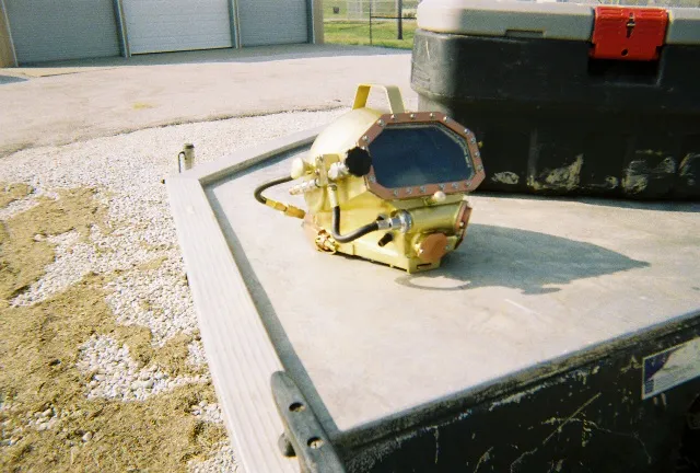 Gen-1, Gladiator cast silicon bronze commercial diving helmet