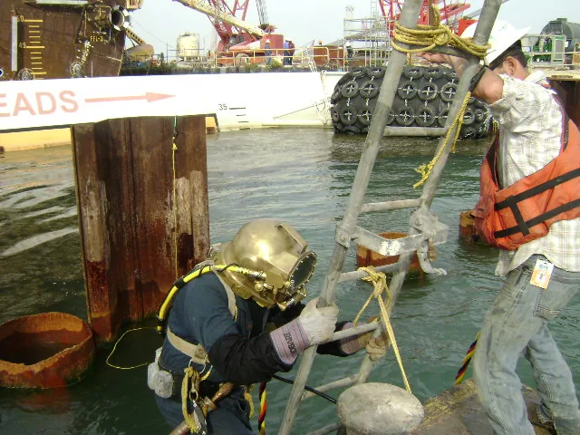 Gen-4 in Corpus Christi, Gladiator cast silicon bronze commercial diving helmet